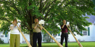 L’allegria della musica alpina, tra corno, piva e ghironda