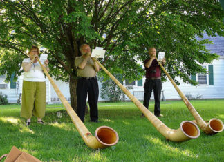 L’allegria della musica alpina, tra corno, piva e ghironda