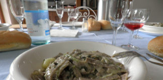 La cucina tipica della Valtellina, paradiso del goloso Pizzoccheri Valtellinesi