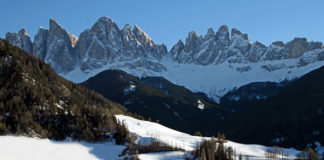 Sciare in Val di Funes
